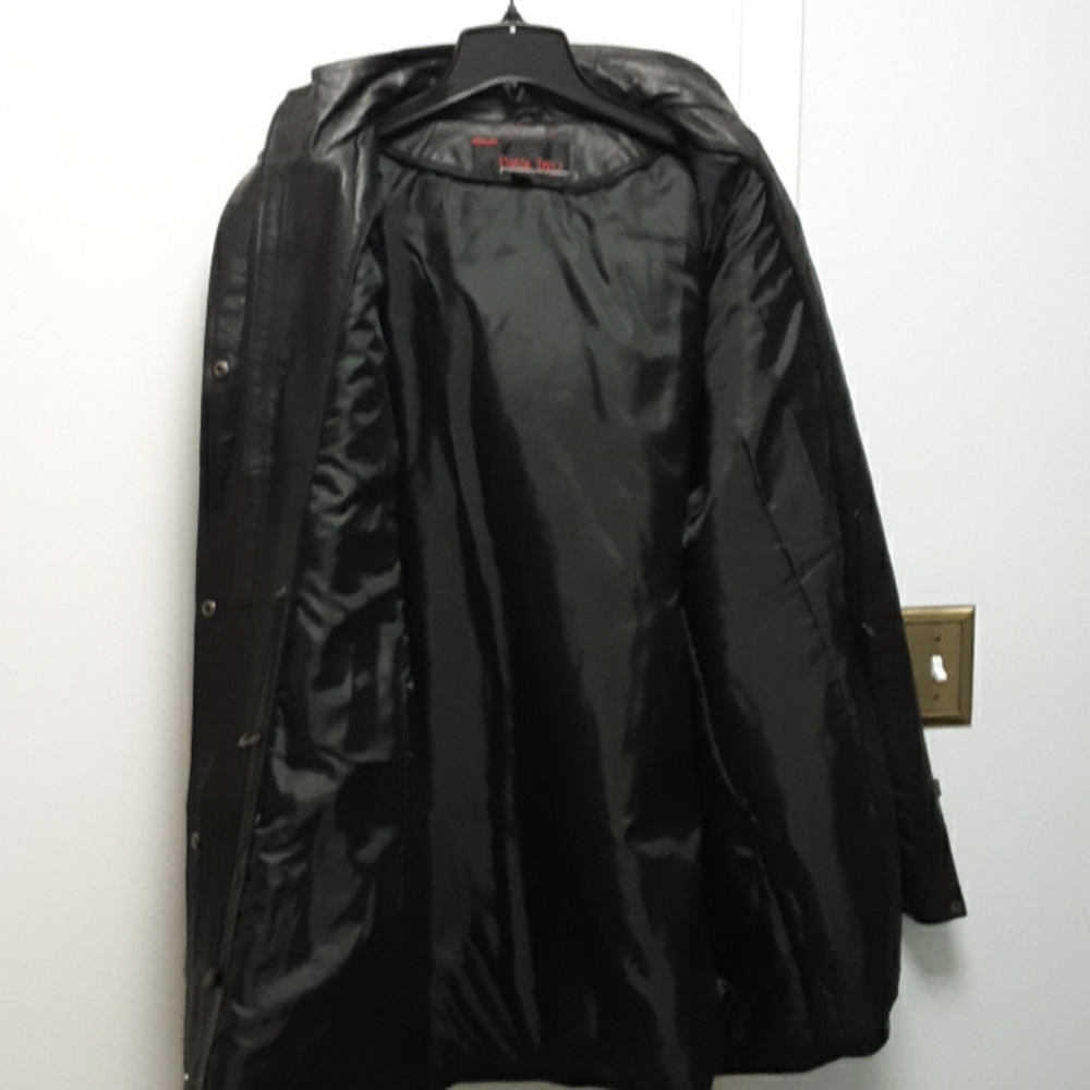 Leather jacket - Picture 3 of 5